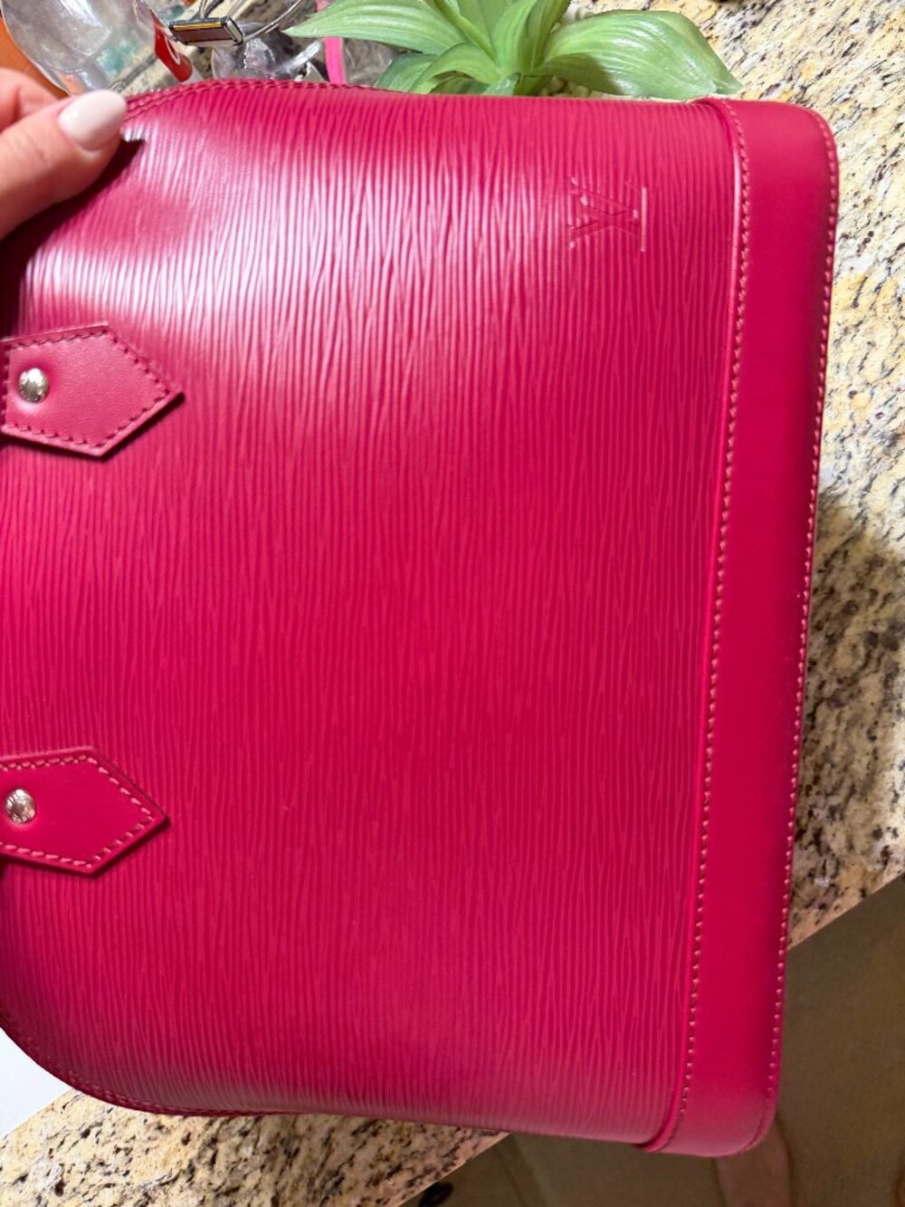 Louis Vuitton Alma Epi Fuchsia NM